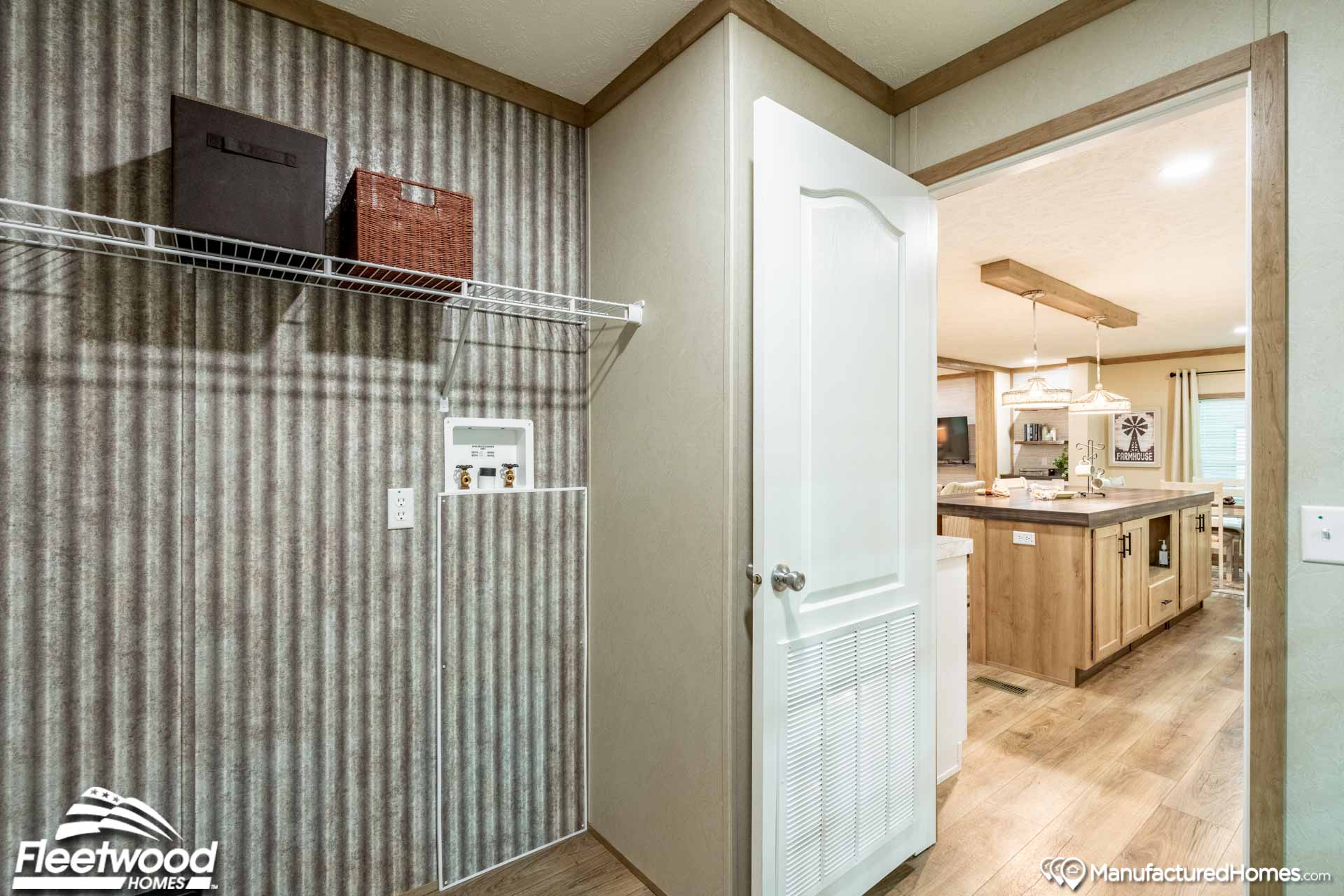 Canyon Lake 32583H The Magnolia For Sale by Spartan Homes of Como